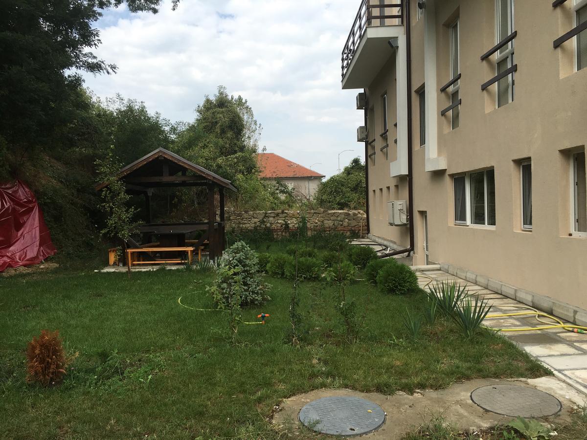 By The River Hotel Oryakhovo Extérieur photo